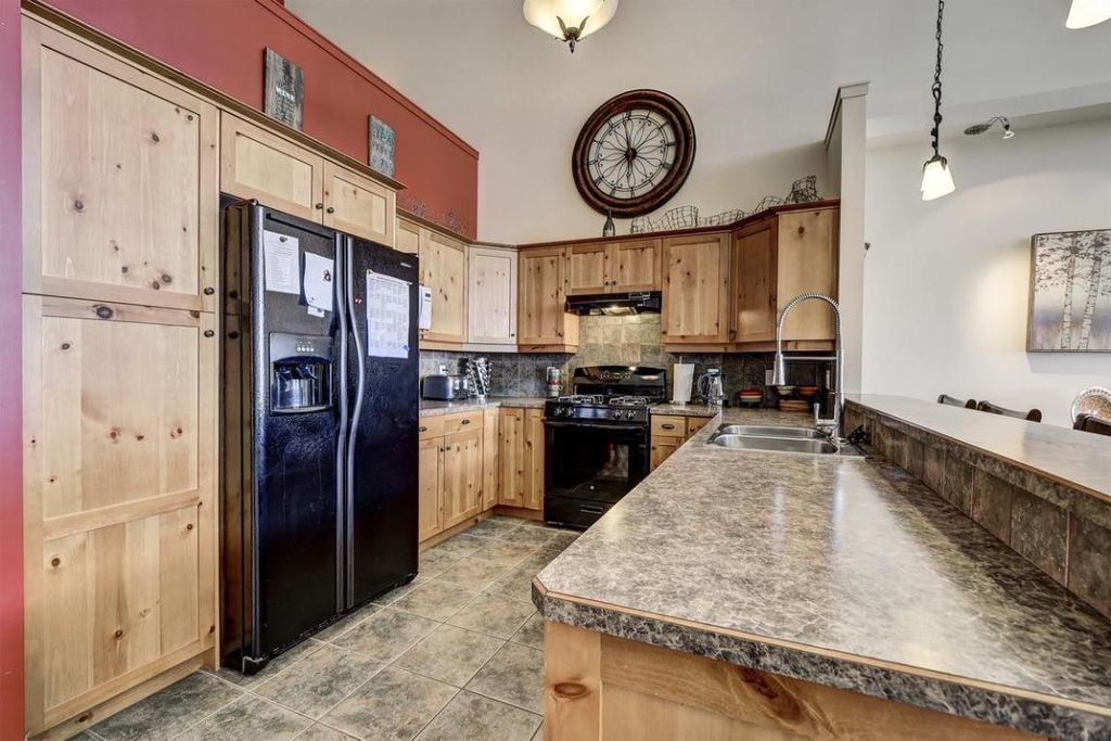 listing image 16518314734431122758