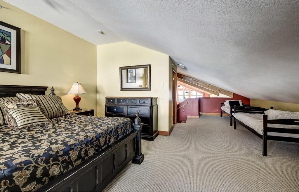 listing image 16518579161634007566