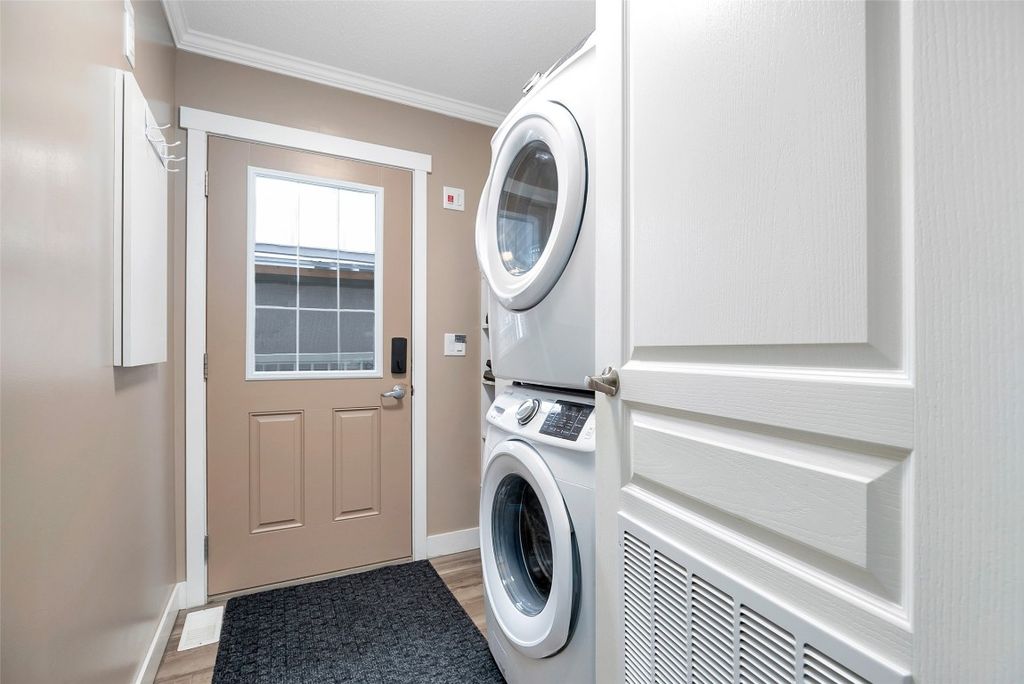 listing image 16514309918245827798