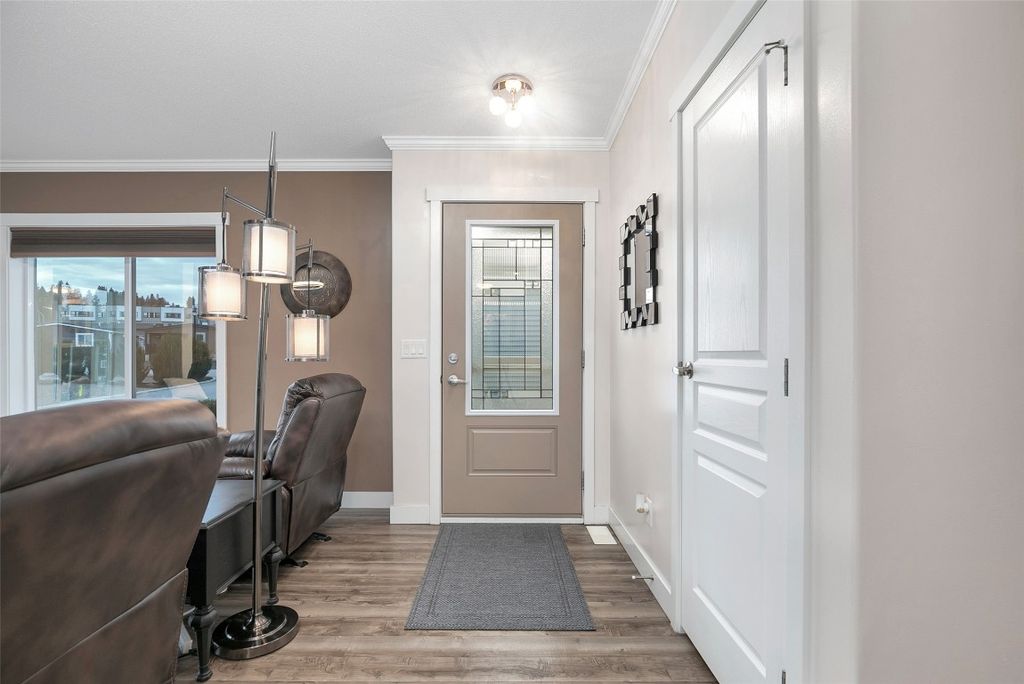 listing image 16515218169845385786