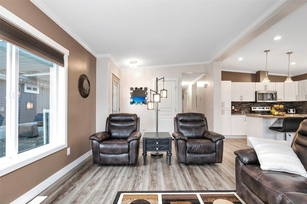 listing image 16517838191901559276