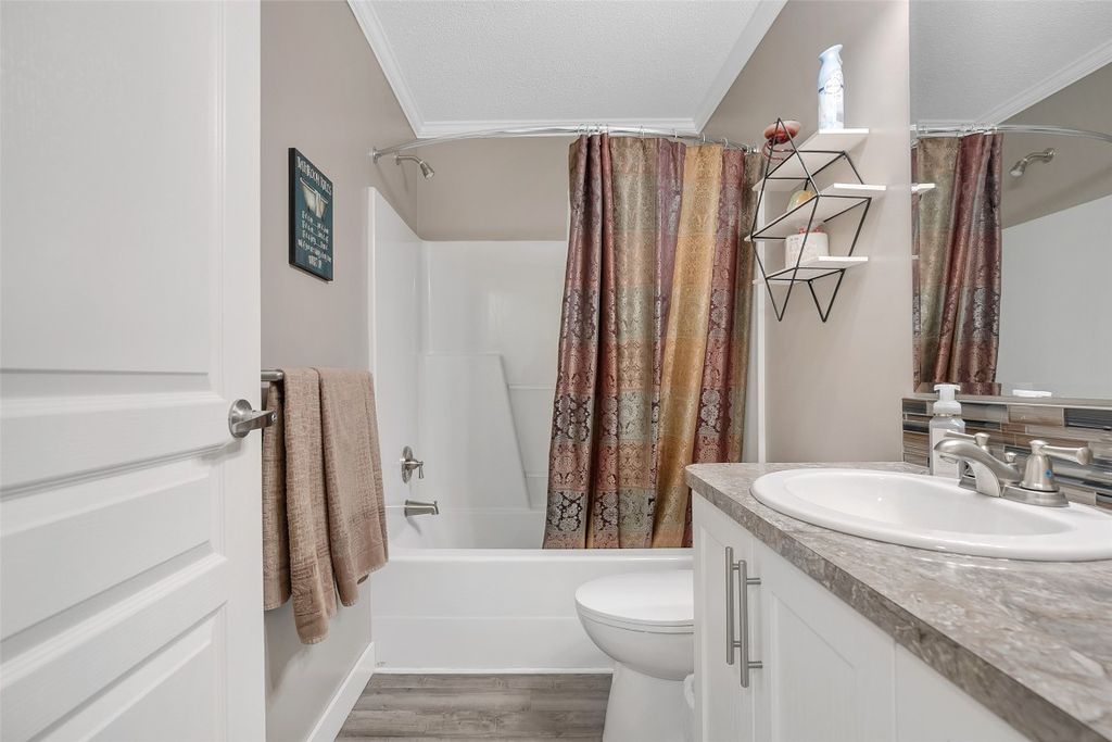 listing image 16517283271330367489