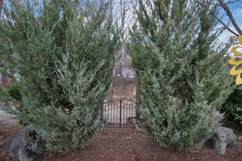 listing image 16511590507311119877