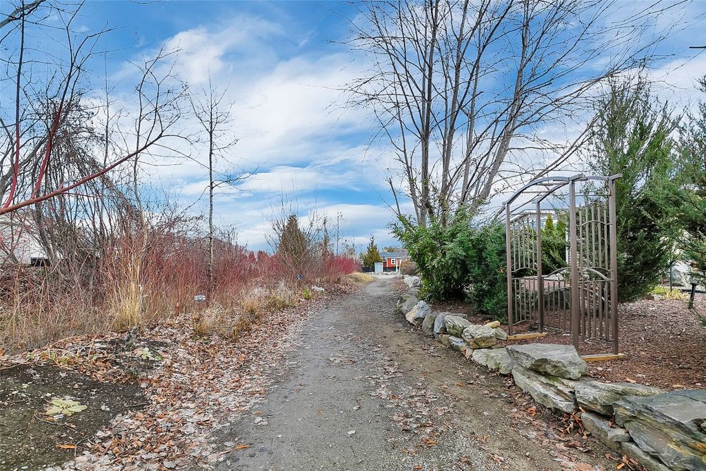 listing image 16519299879474684850