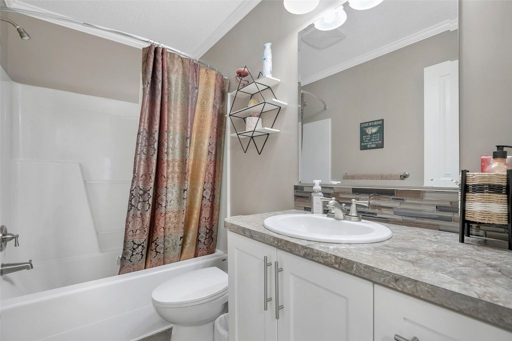 listing image 16515088410436743396