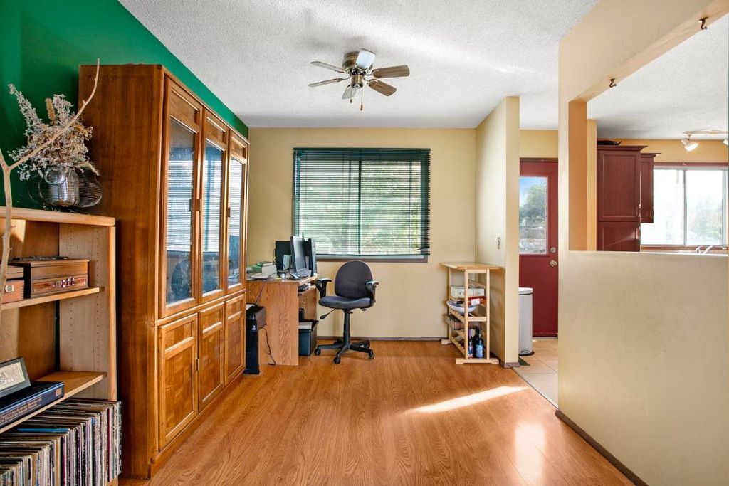 listing image 16513656759570604260