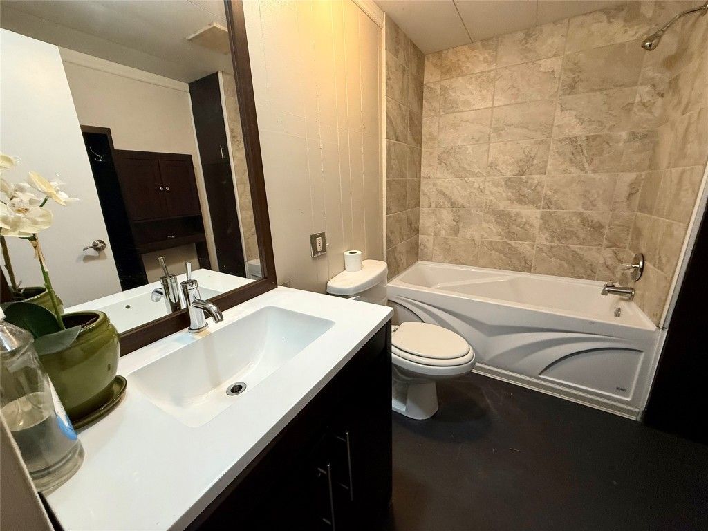 listing image 16516831331673743851