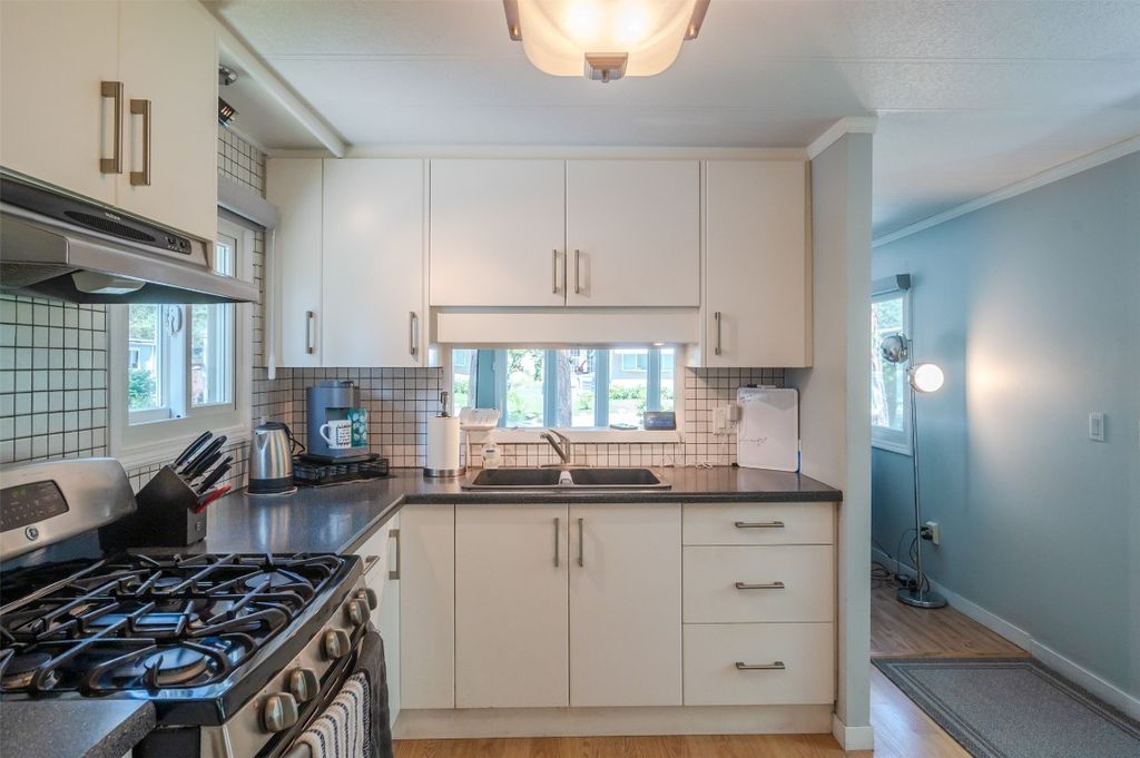 listing image 16516601075088013918