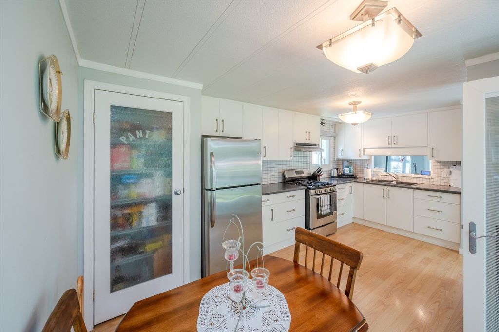 listing image 16511165020597625866