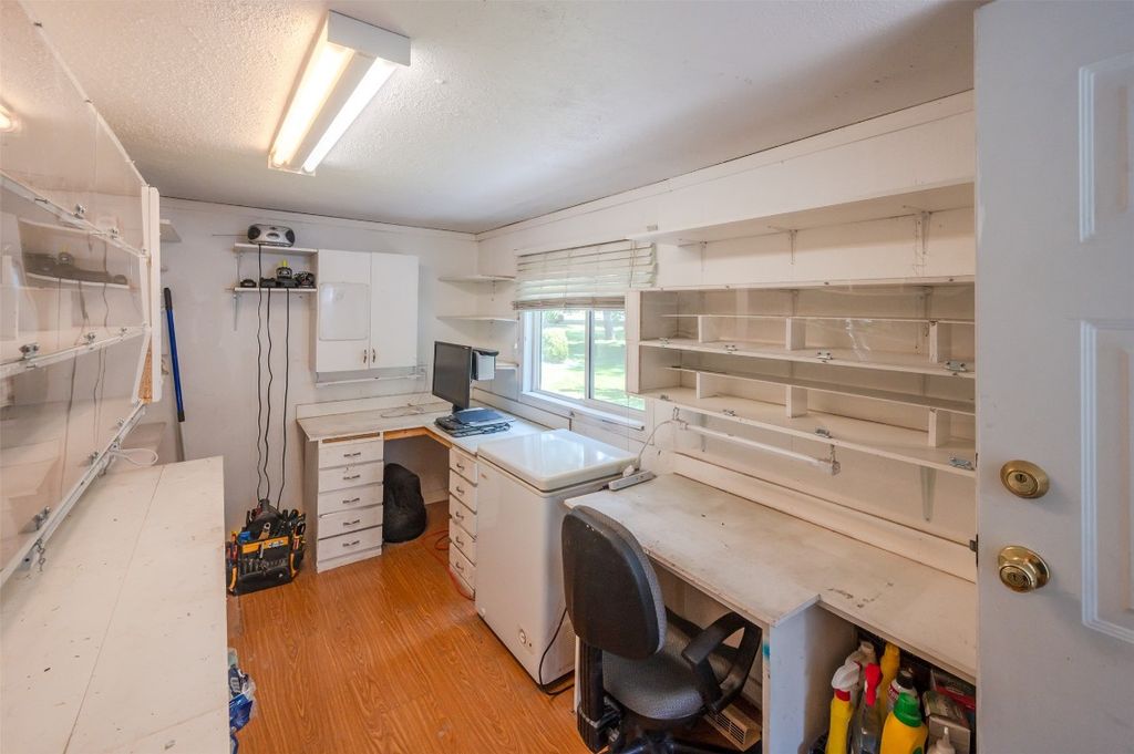 listing image 16514375492354918651