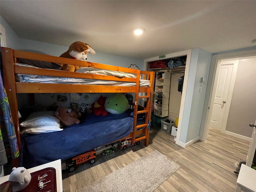 listing image 16510405170838755534