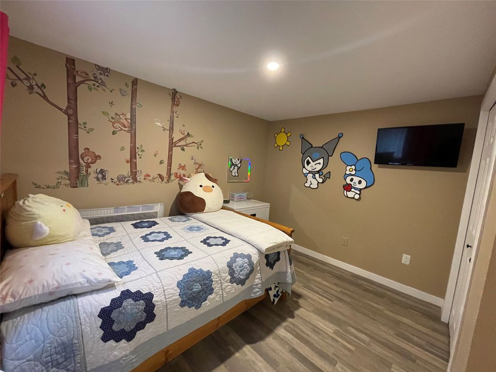 listing image 16519127354947162681