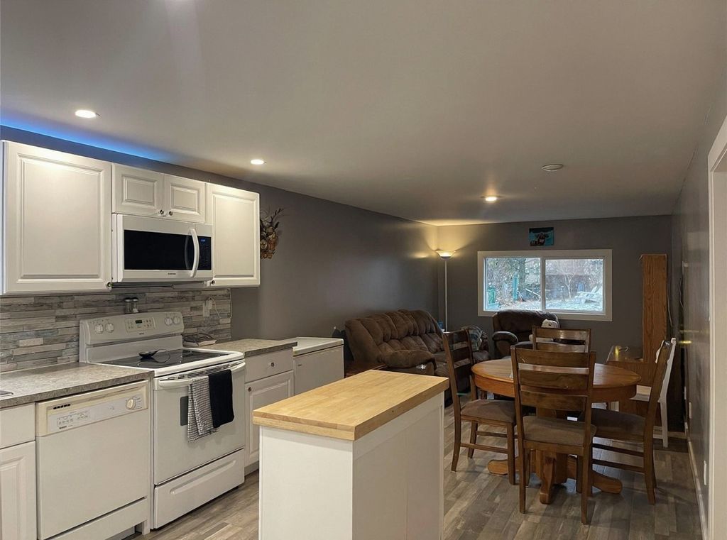 listing image 16515183445949604882