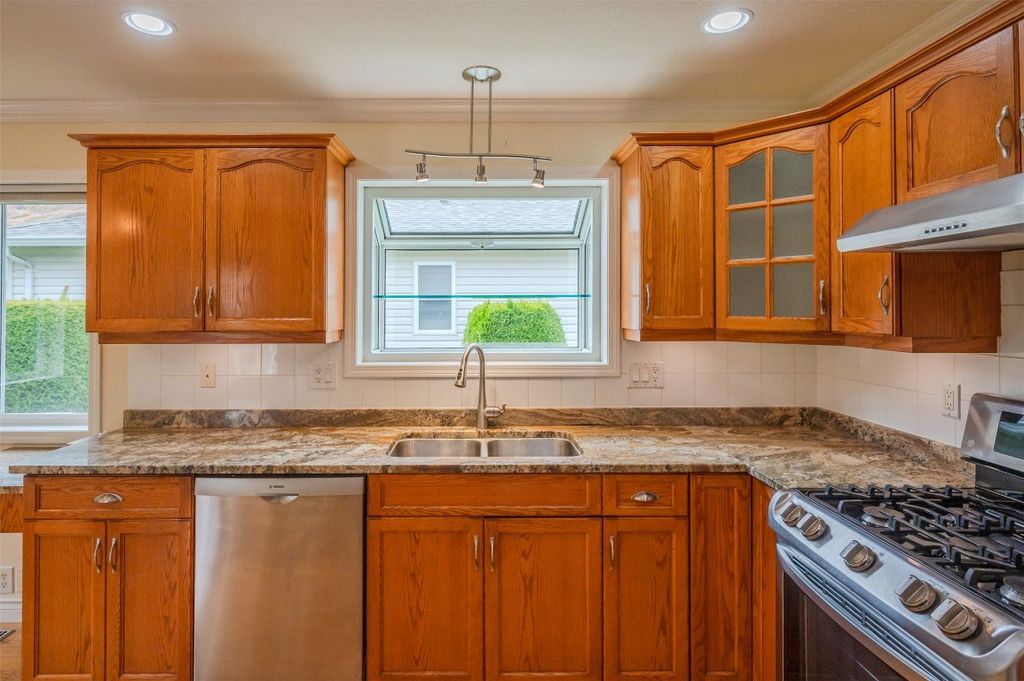 listing image 16513088946186739877