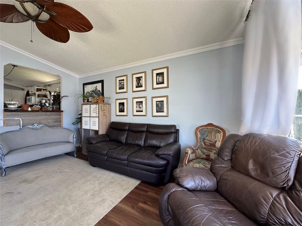 listing image 16510332557981789047