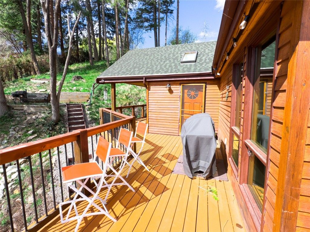 listing image 16514088435700429126