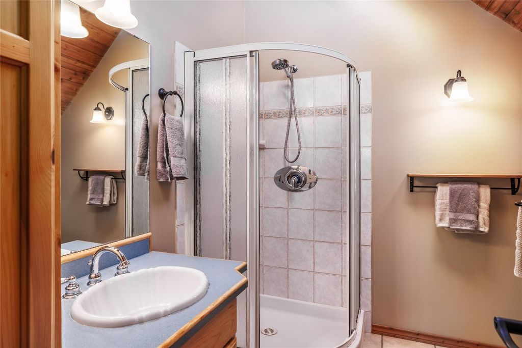 listing image 16513597121941037092