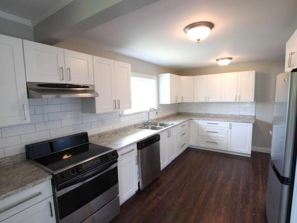 listing image 16510272752533571662