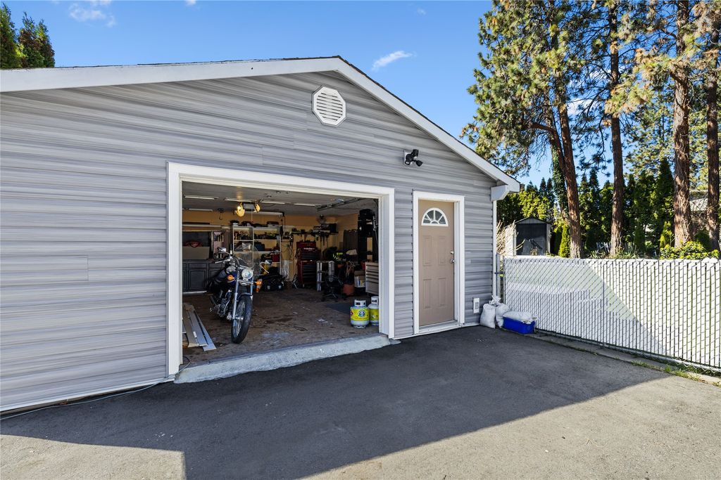 listing image 16512877916424837430