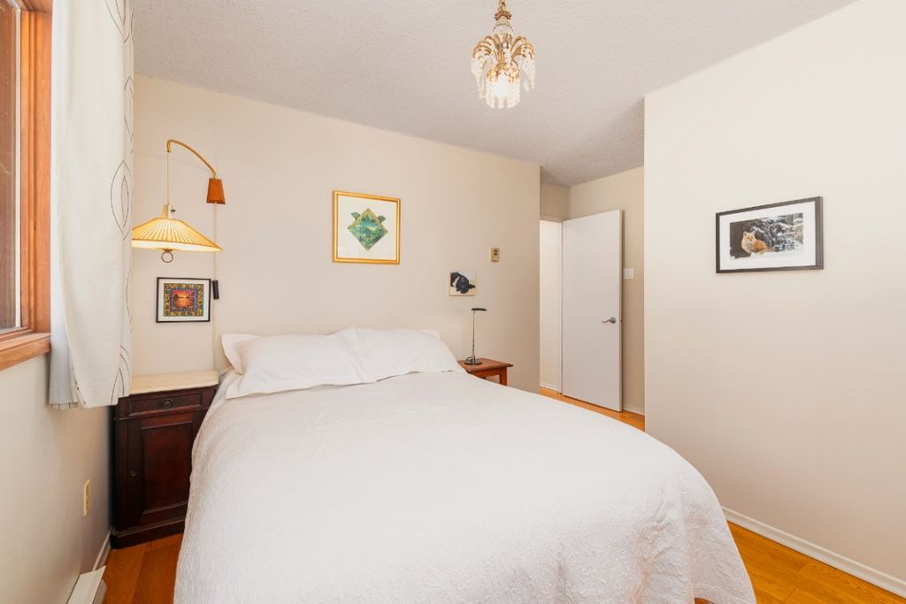 listing image 16517897963437065253