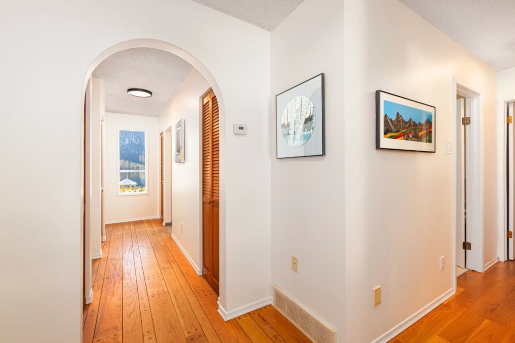 listing image 16516202650254015203