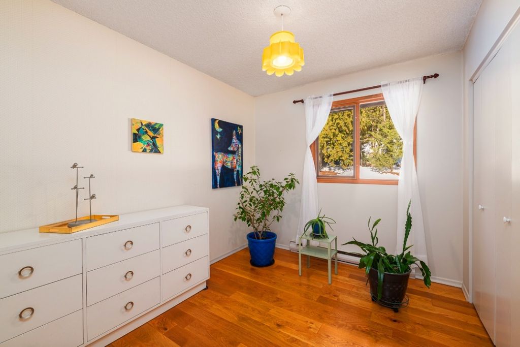 listing image 16513533067301087069