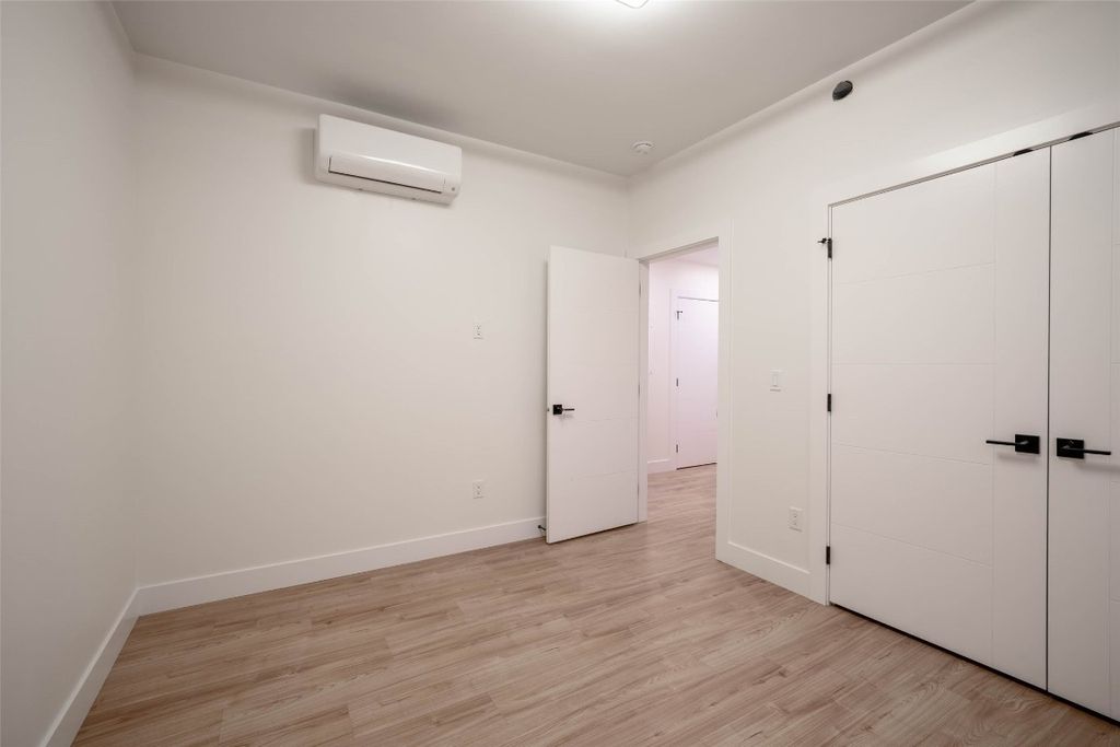 listing image 16510790450166475347