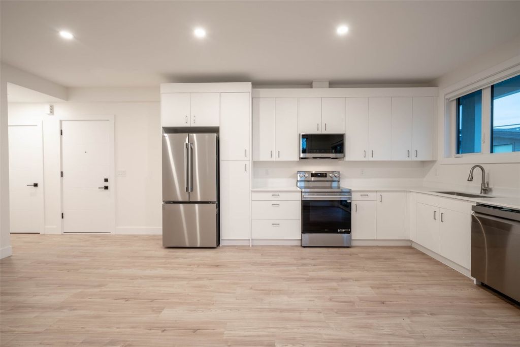 listing image 16511731165256781053