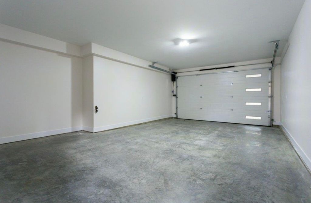 listing image 16519071711003870533