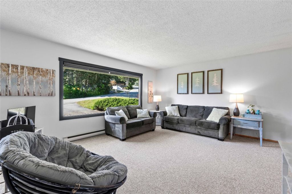 listing image 16519390357352482691