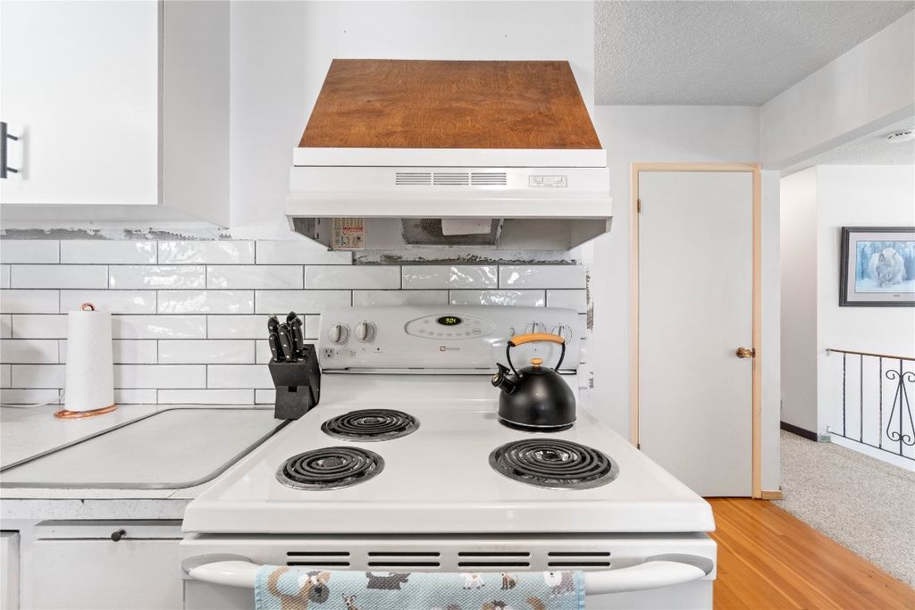 listing image 16518441282775258484