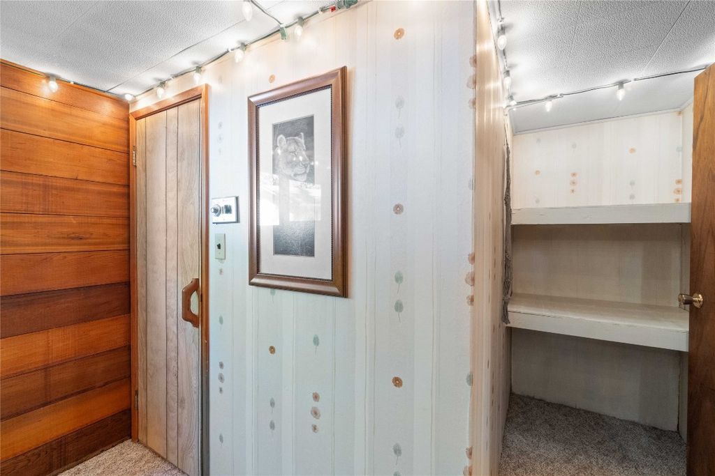 listing image 16519759758286791963