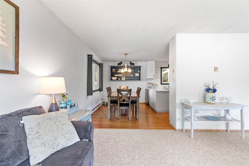 listing image 16514222792194342414