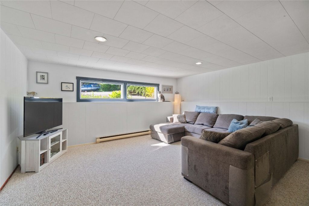 listing image 16516007193659496812