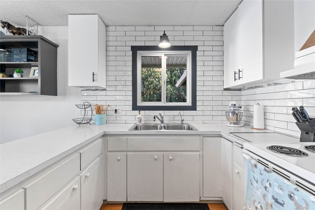 listing image 16514748840612239314