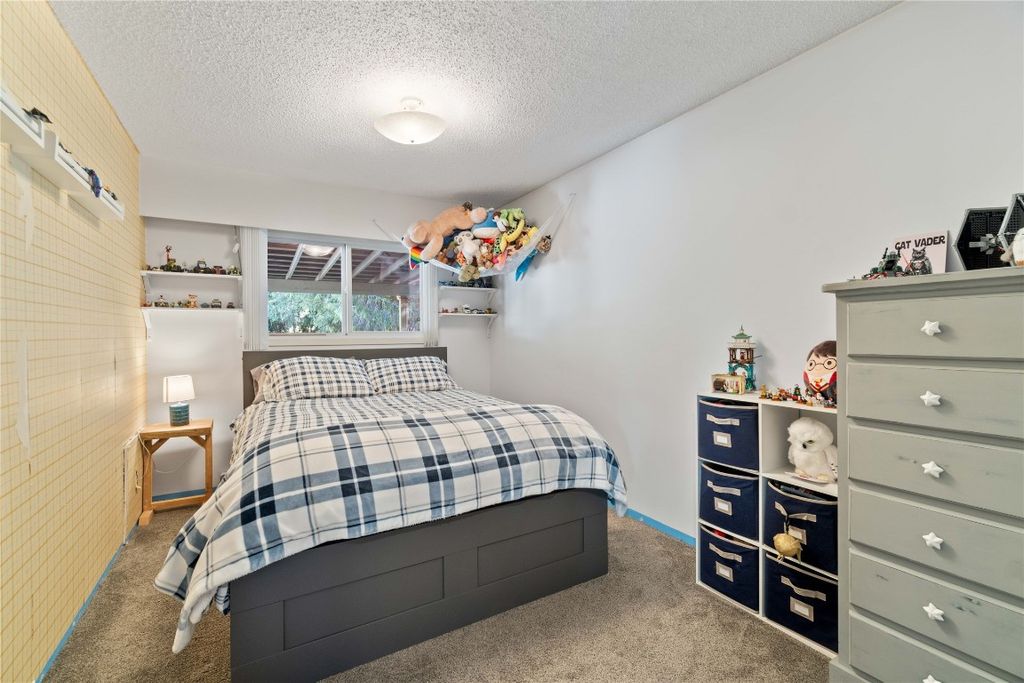 listing image 16517016728321172455