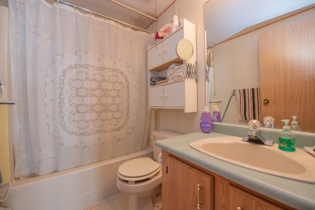 listing image 16510449482091444993