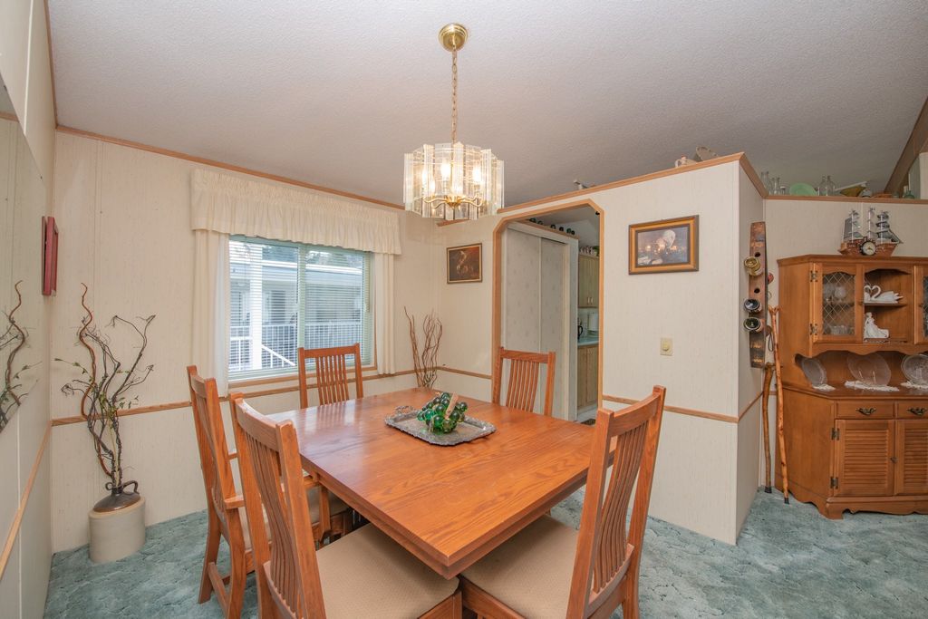 listing image 16519315202554305877