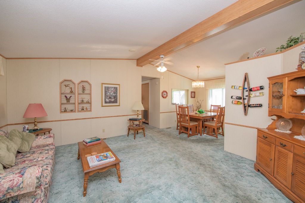 listing image 16519926962136607609