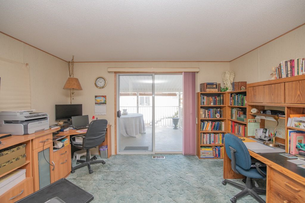 listing image 16513332289991673383