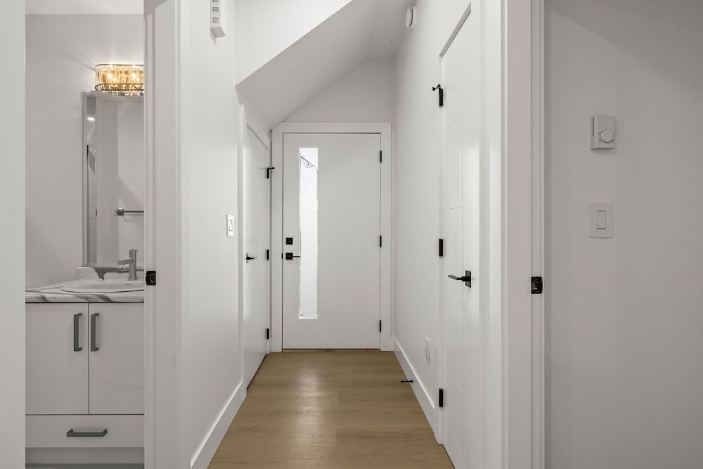 listing image 16511379644018238927