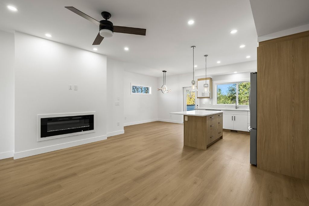 listing image 16512730447627453788