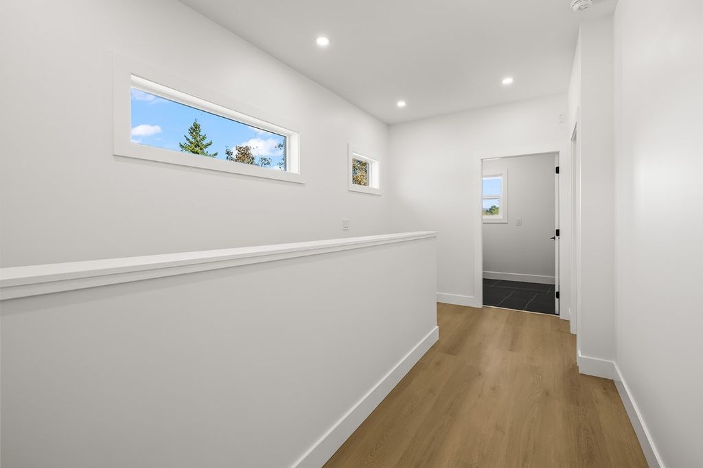 listing image 16515524972526579345