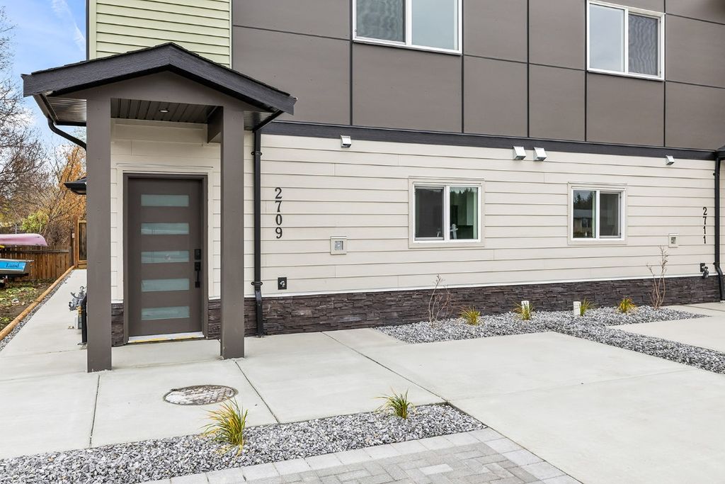 listing image 16512635507324409857