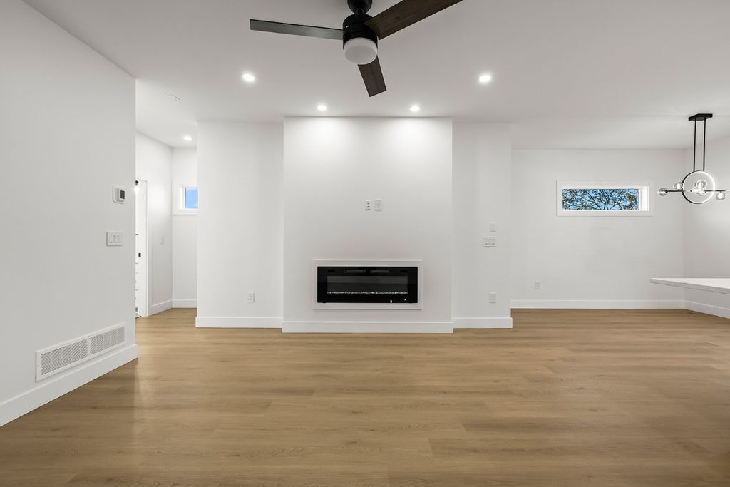 listing image 16511536406533163829