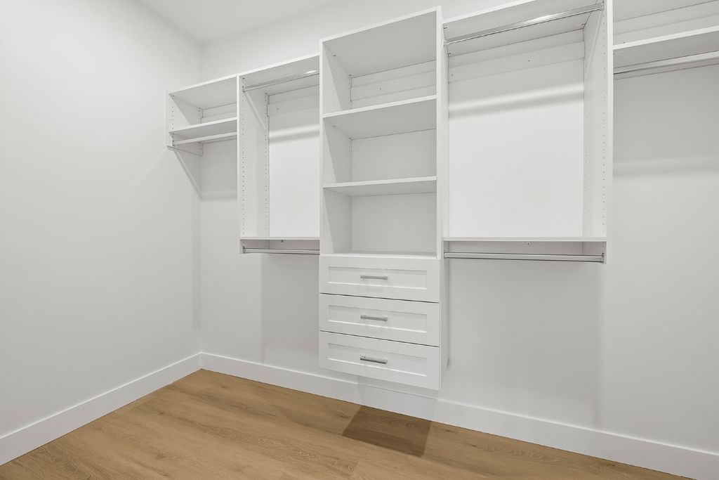 listing image 16514413539012259404