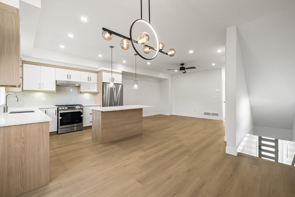 listing image 16513377233703832470