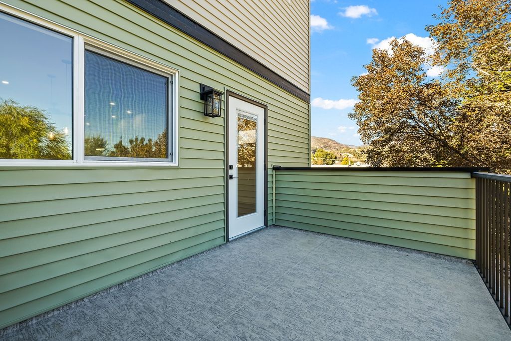 listing image 16517814522234773004