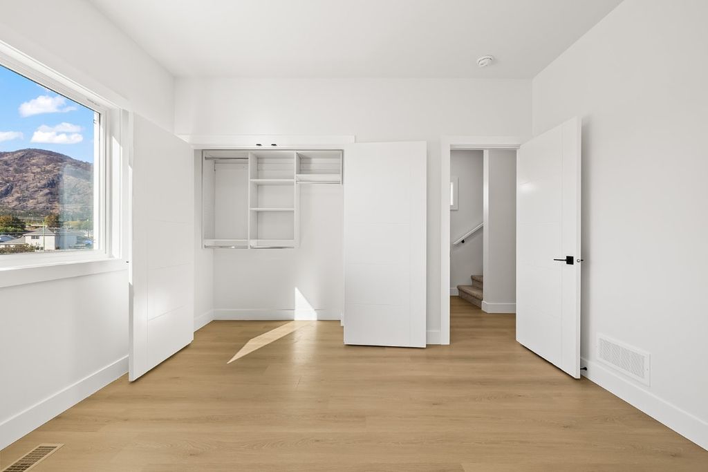 listing image 16517099292618812917