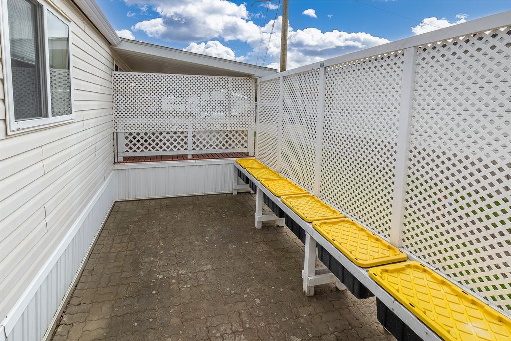 listing image 16519292867227063277